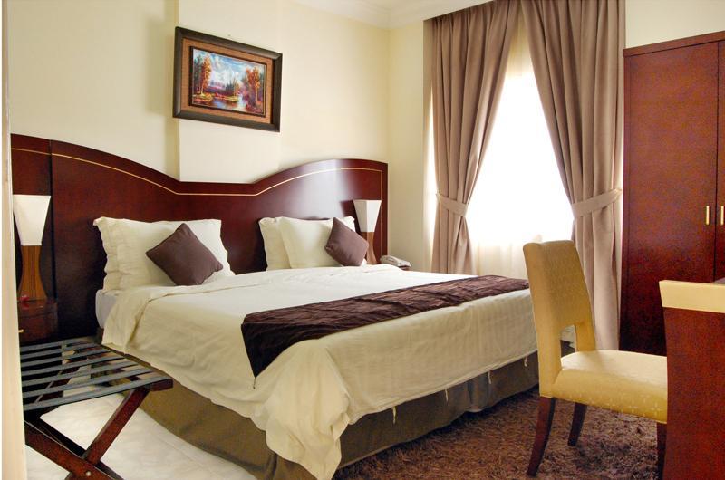 Royal Crown Suites Sharjah Room photo