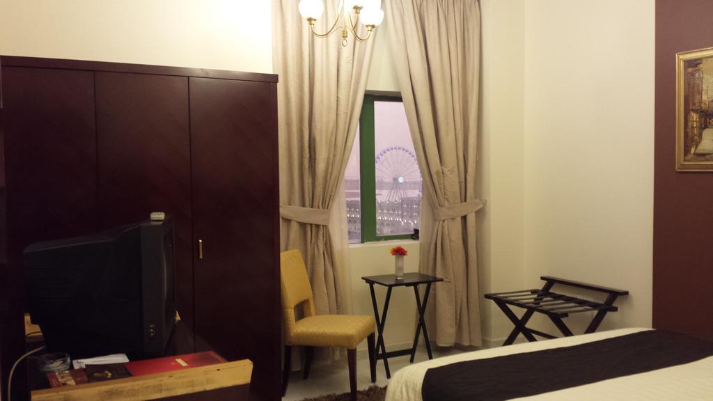 Royal Crown Suites Sharjah Exterior photo